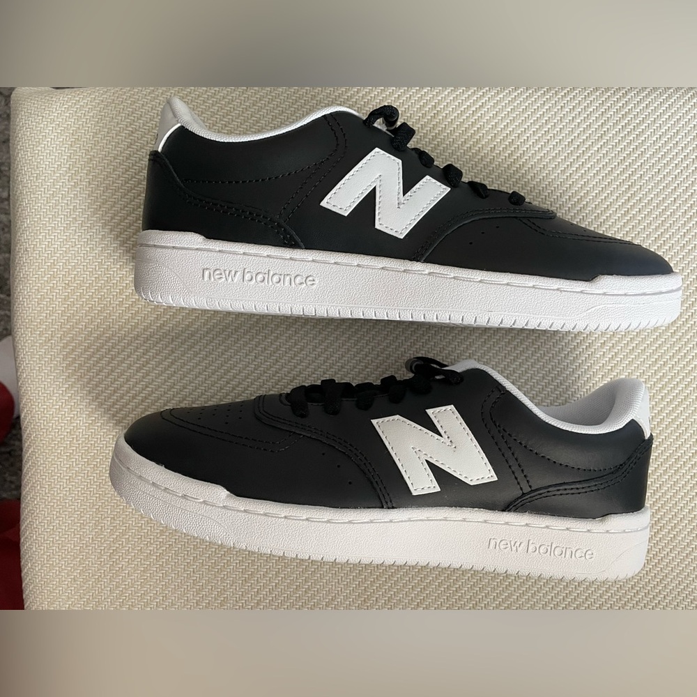 New Balance Women’s 8.5 BB80? Black and White Sneakers NWOT